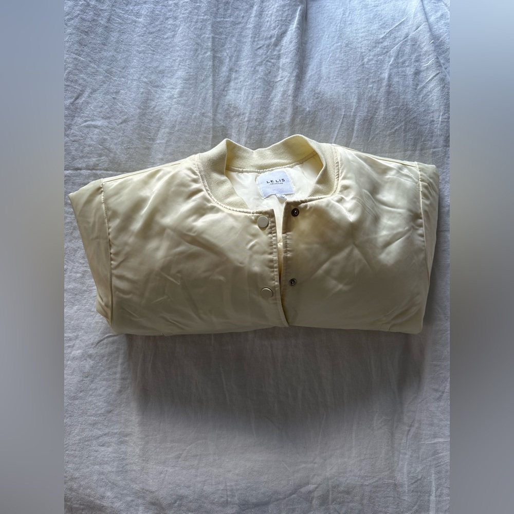 Le Lis Cream Bomber Jacket